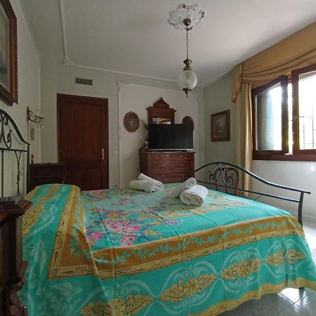 Domus Garden Bed and Breakfast Olbia Buitenkant foto