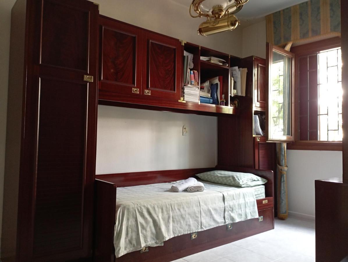 Domus Garden Bed and Breakfast Olbia Buitenkant foto