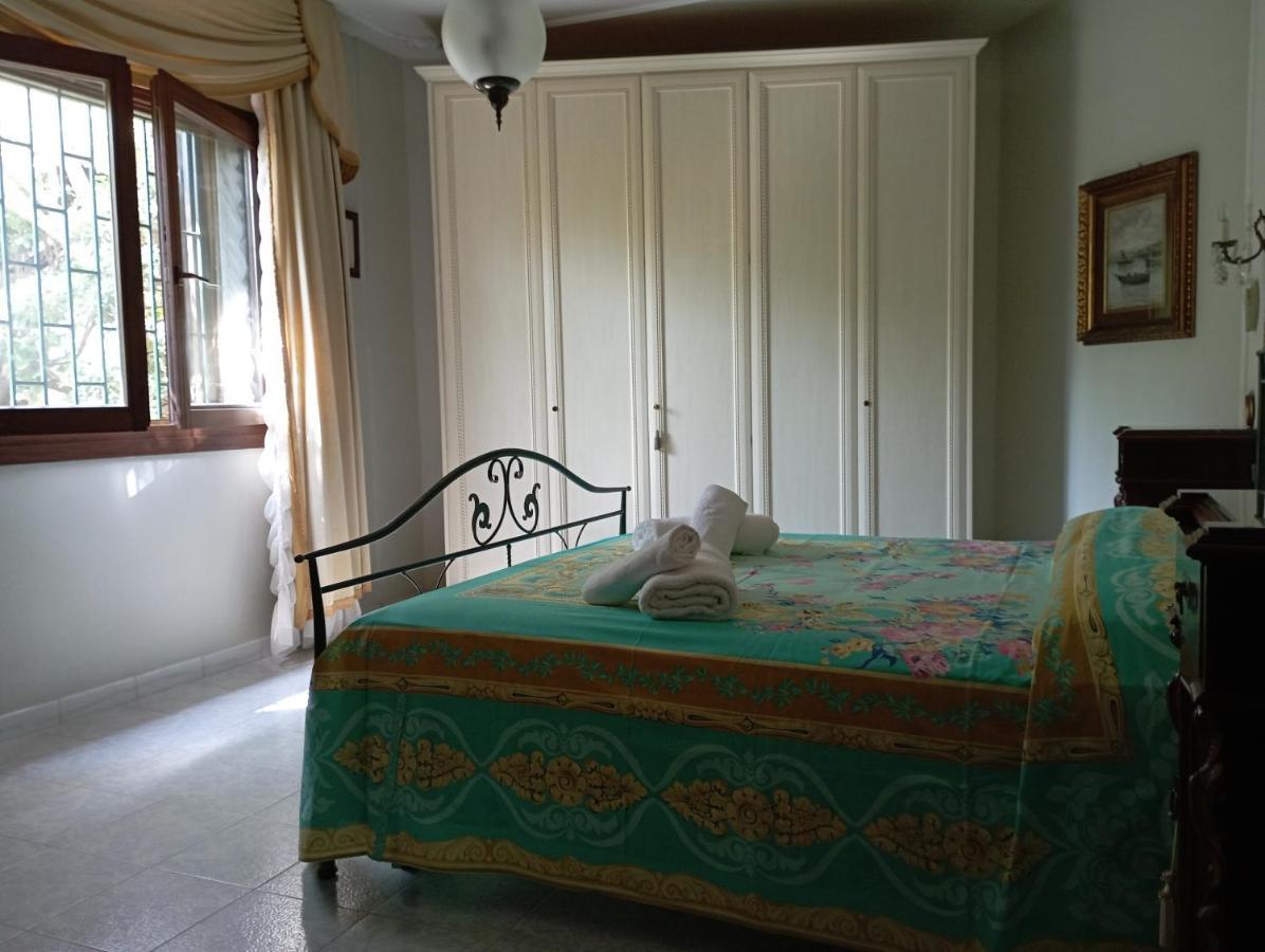 Domus Garden Bed and Breakfast Olbia Kamer foto